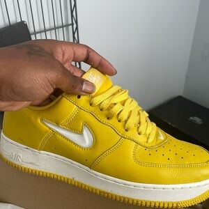 Yellow uptown’s